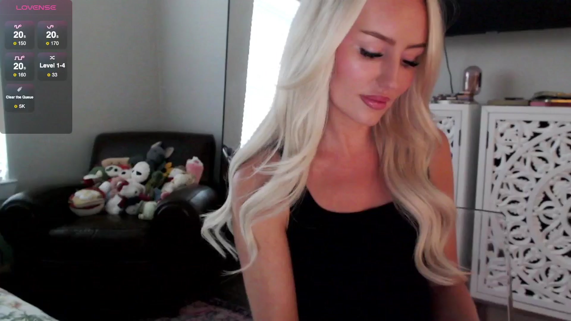 Gallery image thumbnail from Officialelsa's myfreecams stream on, 09/19/2025, 24:00 image 3 of 20