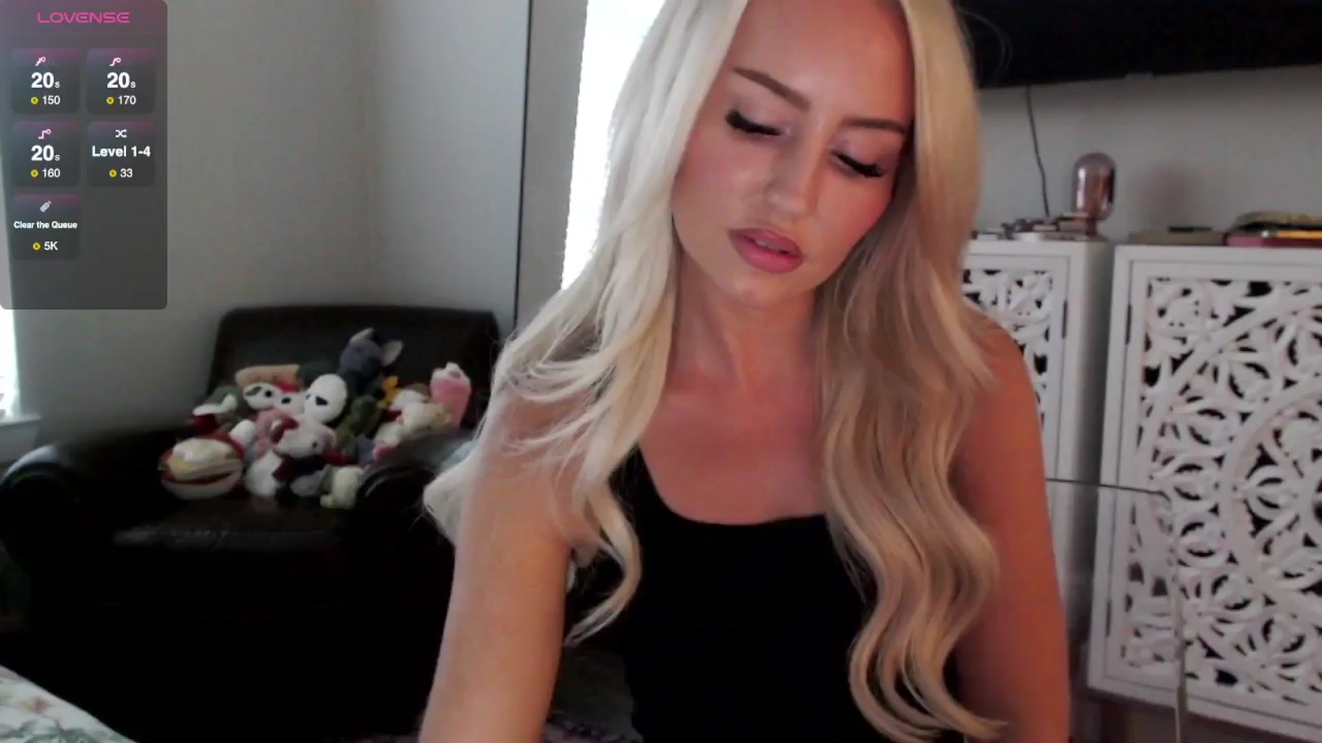 Gallery image thumbnail from Officialelsa's myfreecams stream on, 09/19/2025, 24:00 image 5 of 20