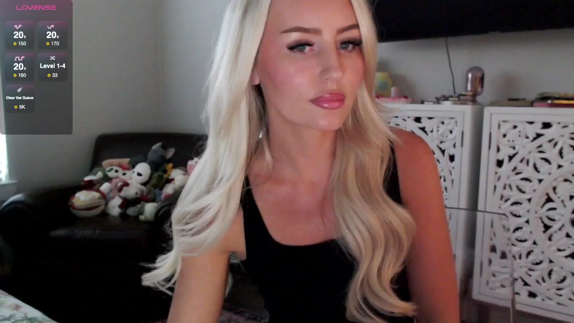 Gallery image thumbnail from Officialelsa's myfreecams stream on, 09/19/2025, 24:00 image 7 of 20