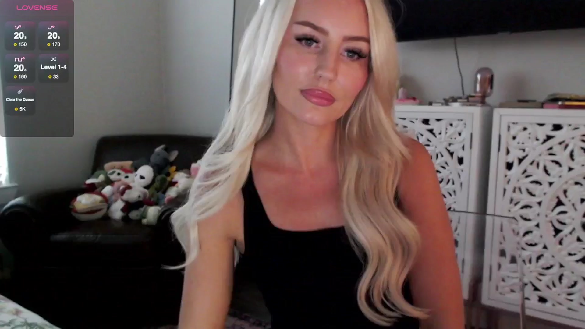 Gallery image thumbnail from Officialelsa's myfreecams stream on, 09/19/2025, 24:00 image 4 of 20