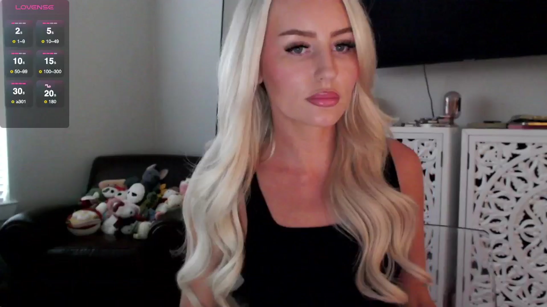 Gallery image thumbnail from Officialelsa's myfreecams stream on, 09/19/2025, 24:00 image 13 of 20