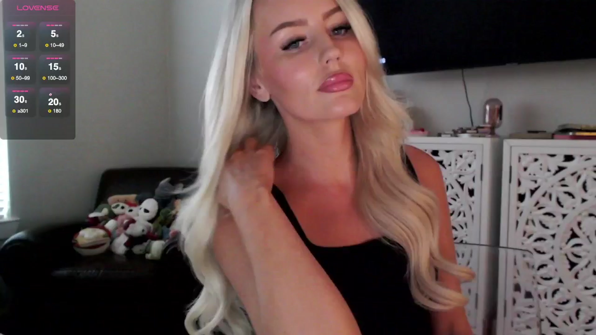 Gallery image thumbnail from Officialelsa's myfreecams stream on, 09/19/2025, 24:00 image 12 of 20
