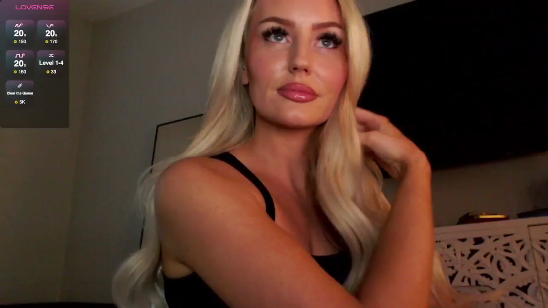 Gallery image thumbnail from Officialelsa's myfreecams stream on, 09/19/2025, 24:30 image 20 of 20