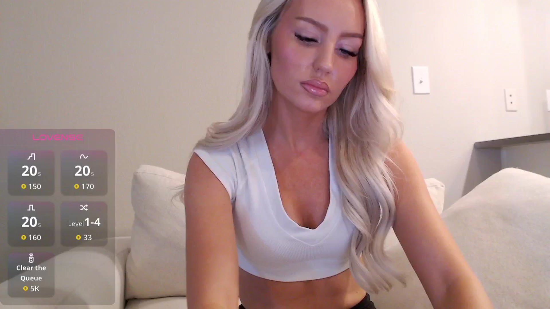 Gallery image thumbnail from Officialelsa's myfreecams stream on, 10/01/2025, 21:00 image 11 of 20