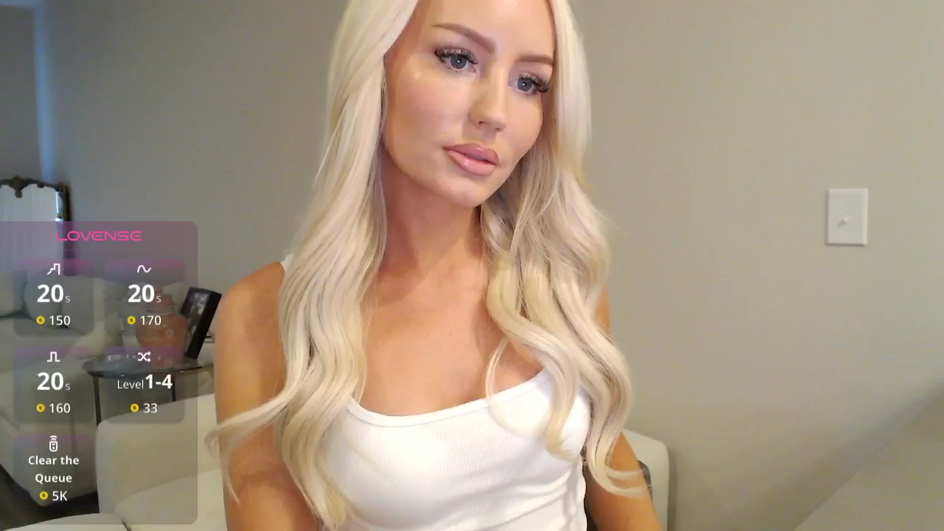 Gallery image thumbnail from Officialelsa's myfreecams stream on, 10/07/2025, 22:23 image 14 of 20