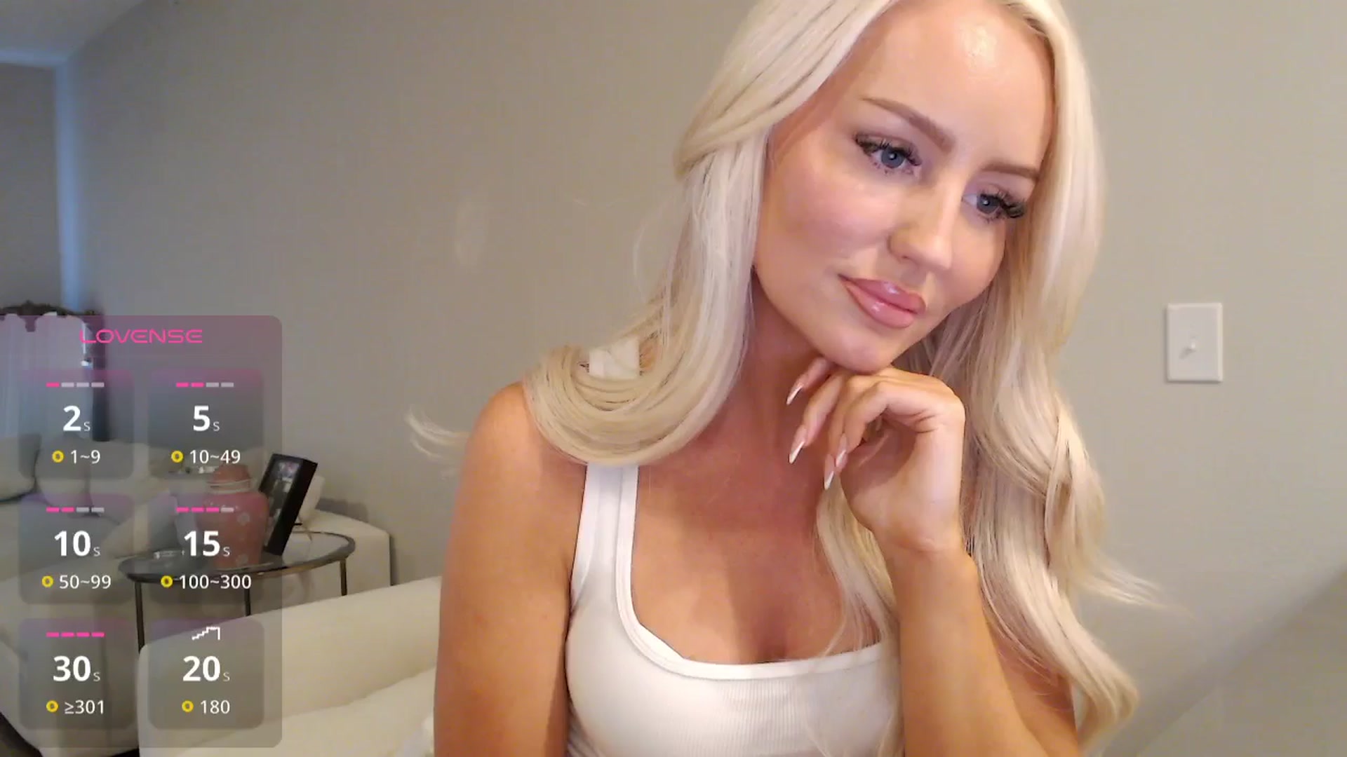 Gallery image thumbnail from Officialelsa's myfreecams stream on, 10/07/2025, 22:49 image 7 of 20