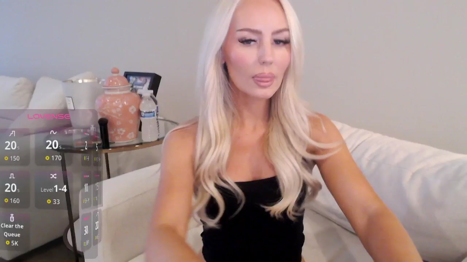 Gallery image thumbnail from Officialelsa's myfreecams stream on, 10/10/2025, 22:15 image 1 of 20