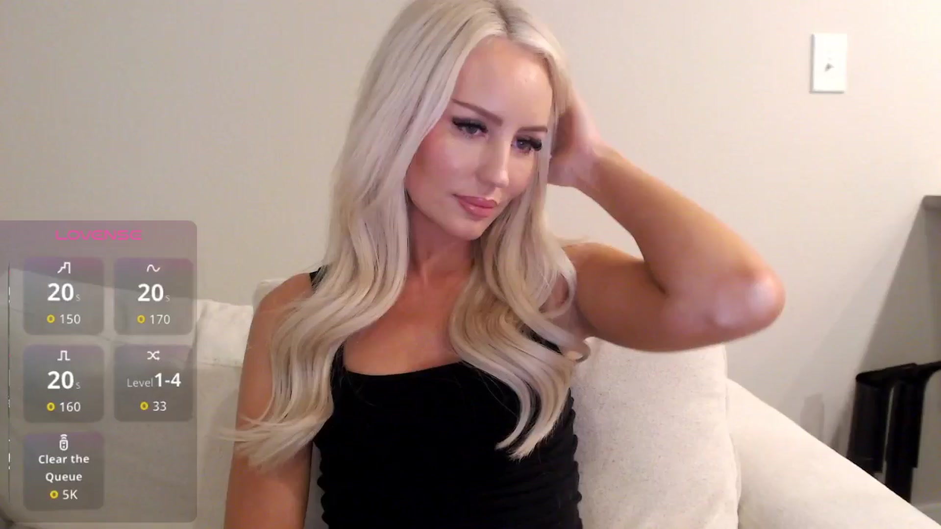 Gallery image thumbnail from Officialelsa's myfreecams stream on, 10/11/2025, 24:01 image 3 of 20