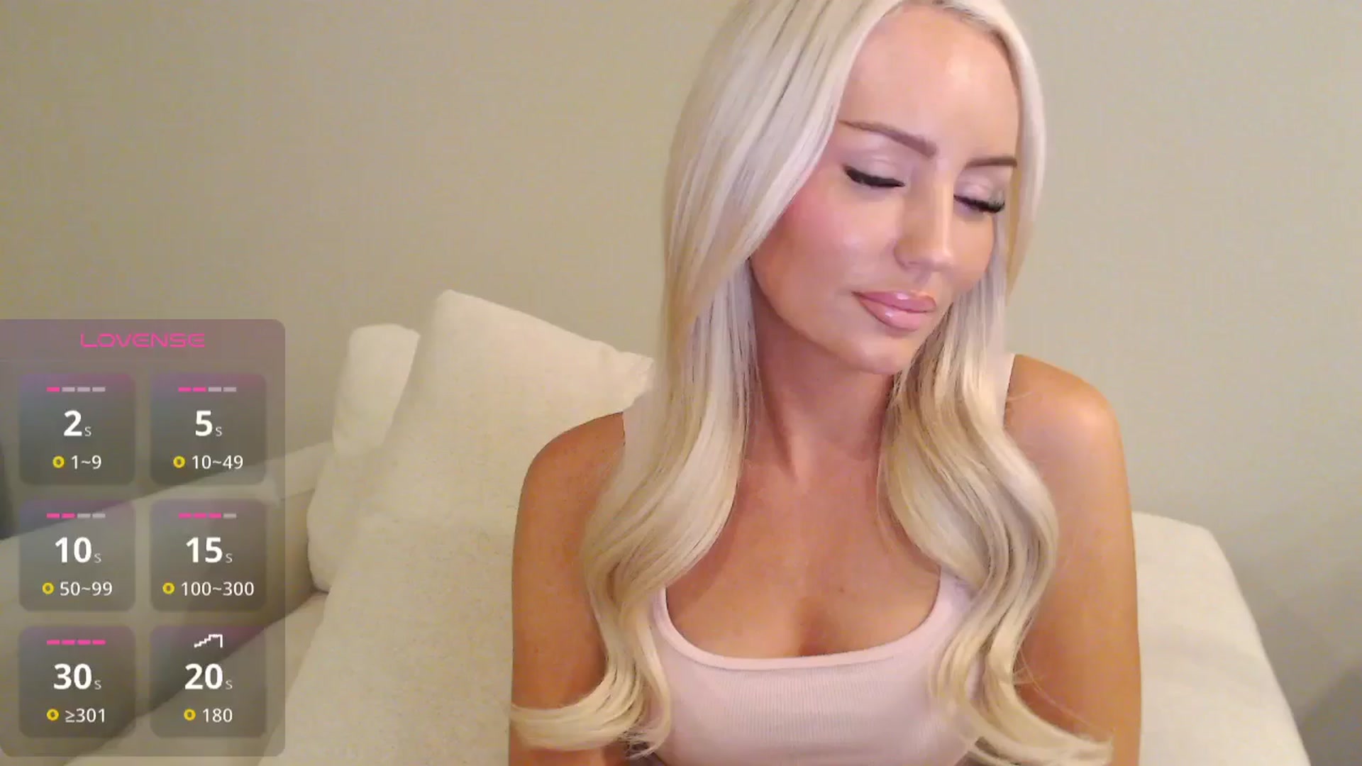 Gallery image thumbnail from Officialelsa's myfreecams stream on, 10/17/2025, 03:49 image 7 of 20