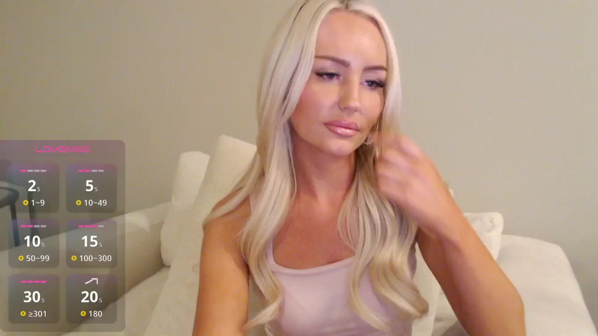 Gallery image thumbnail from Officialelsa's myfreecams stream on, 10/17/2025, 03:49 image 16 of 20