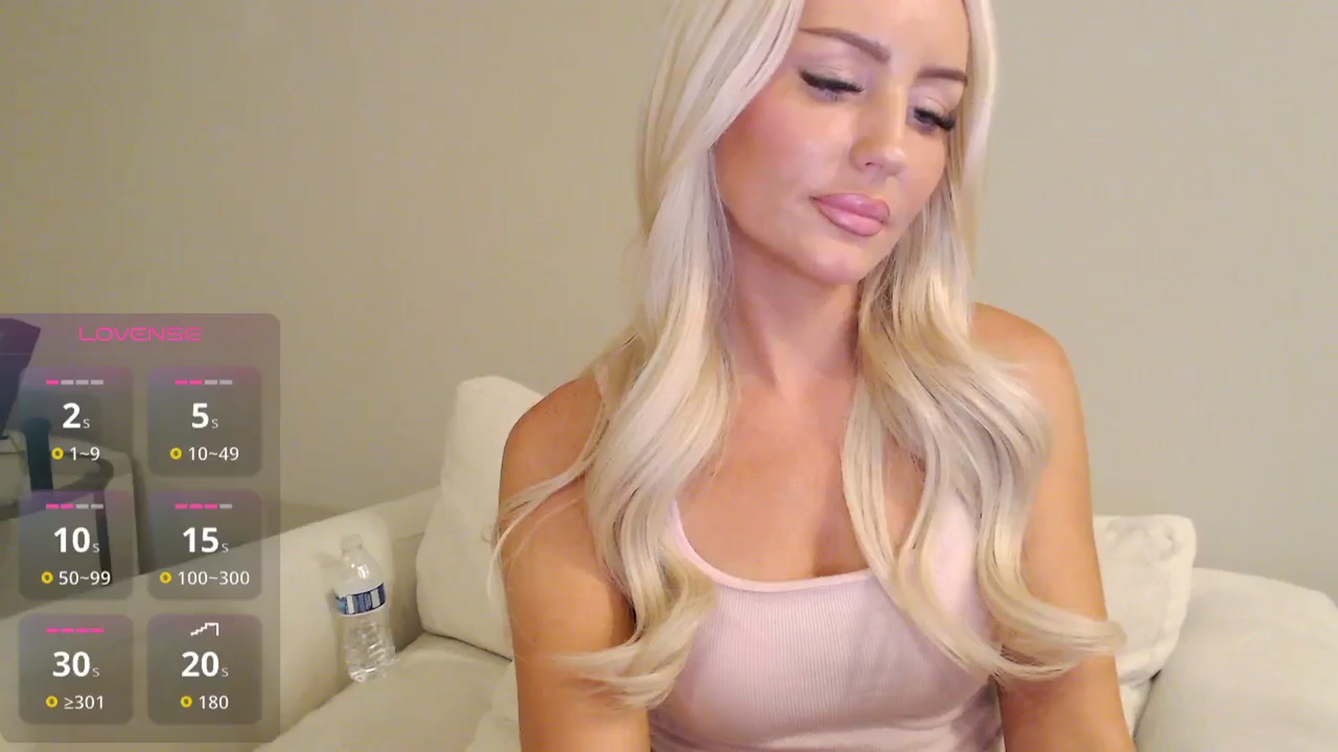Gallery image thumbnail from Officialelsa's myfreecams stream on, 10/17/2025, 04:29 image 11 of 20