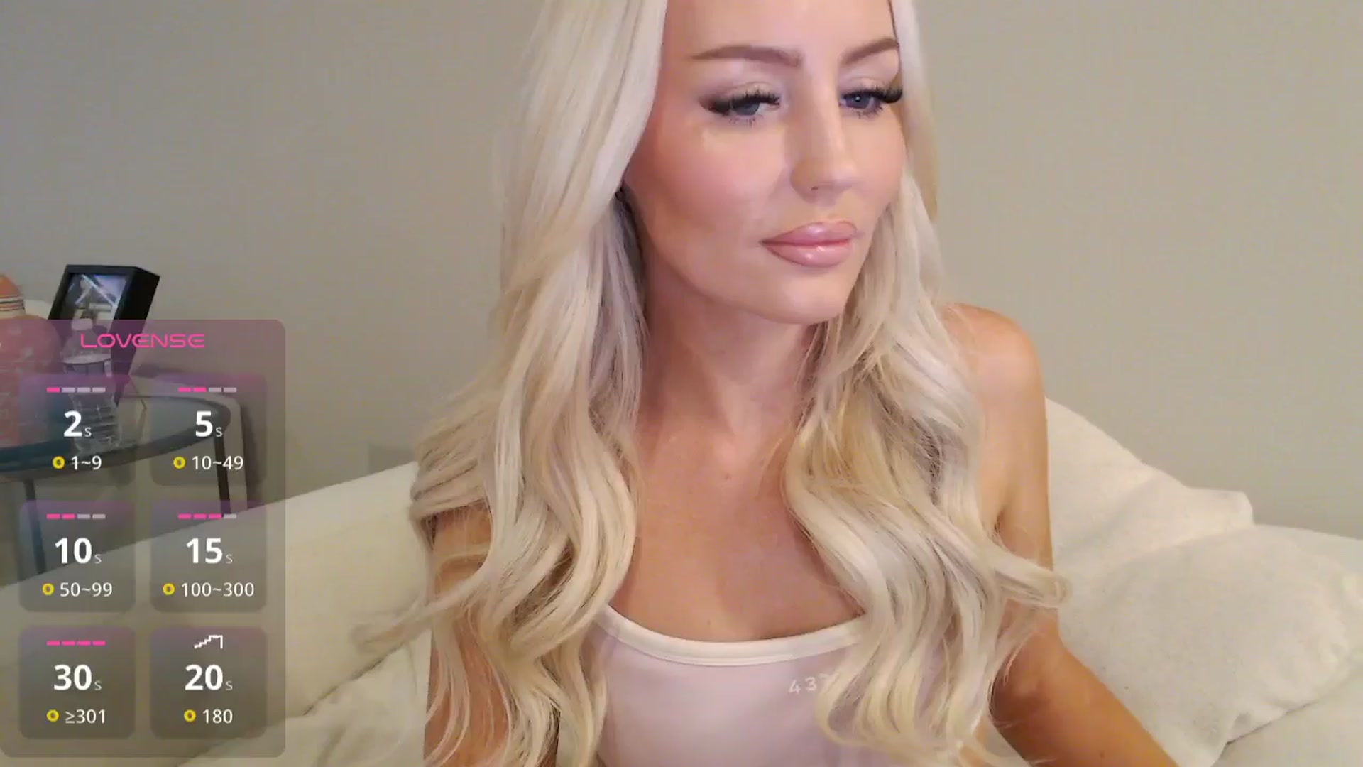 Gallery image thumbnail from Officialelsa's myfreecams stream on, 10/22/2025, 19:33 image 13 of 20