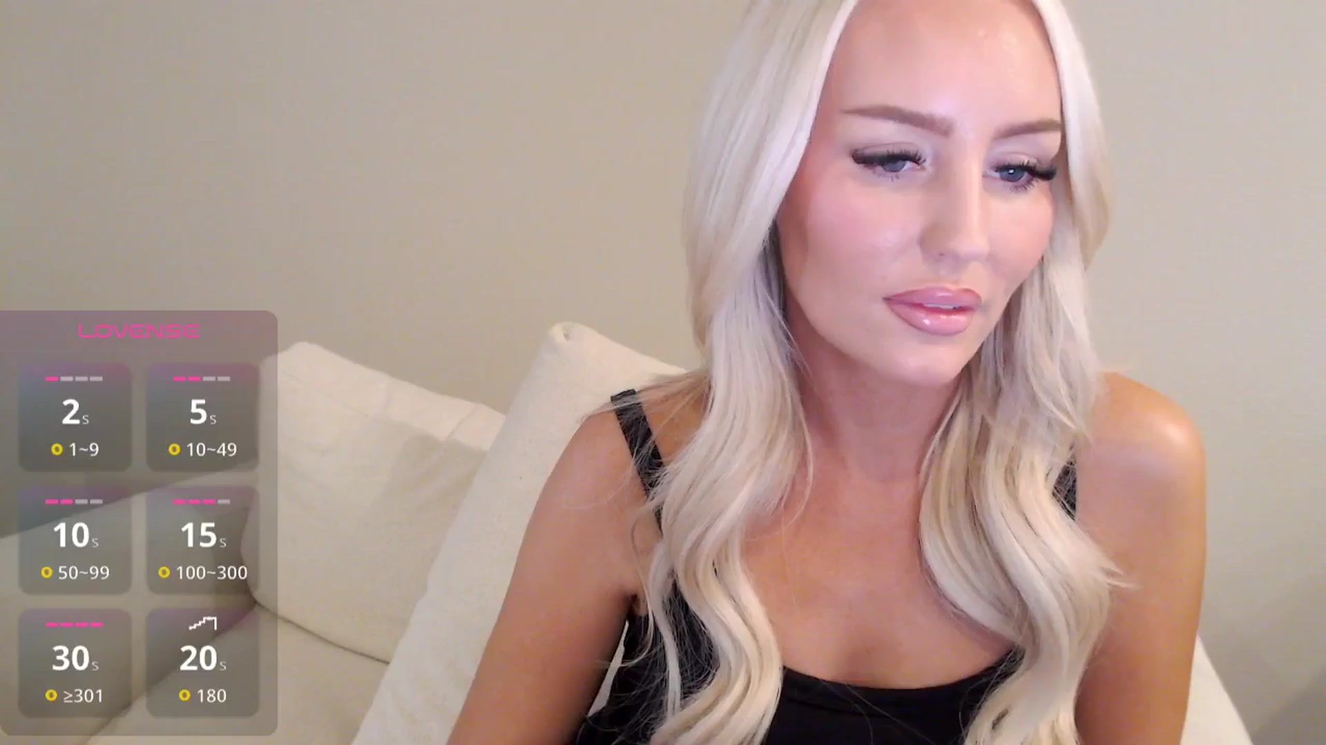 Gallery image thumbnail from Officialelsa's myfreecams stream on, 10/24/2025, 21:19 image 5 of 20