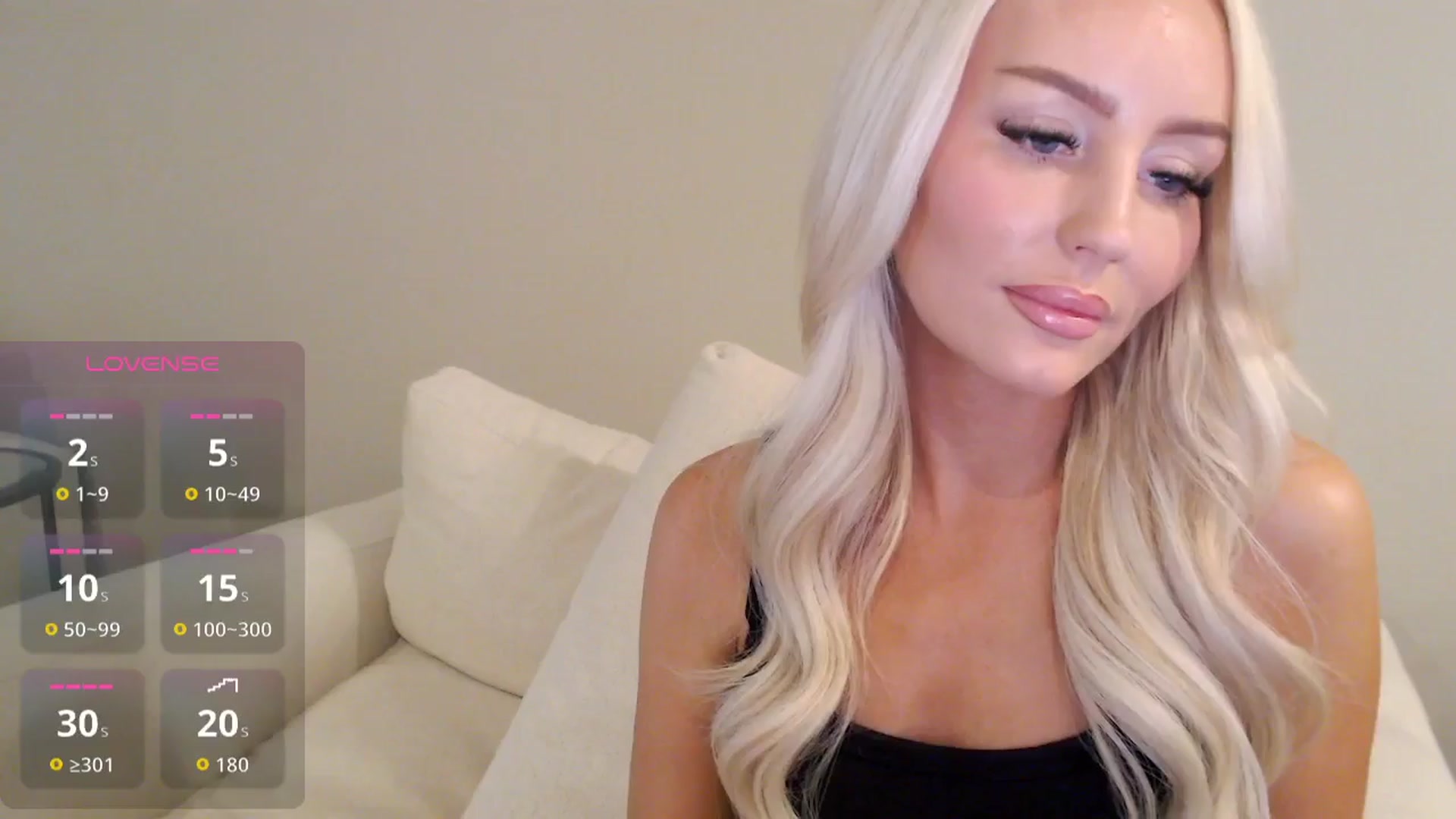 Gallery image thumbnail from Officialelsa's myfreecams stream on, 10/24/2025, 21:19 image 15 of 20