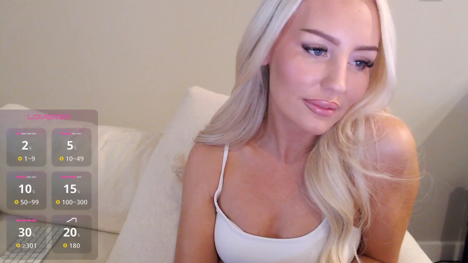 Gallery image thumbnail from Officialelsa's myfreecams stream on, 10/27/2025, 23:17 image 12 of 20