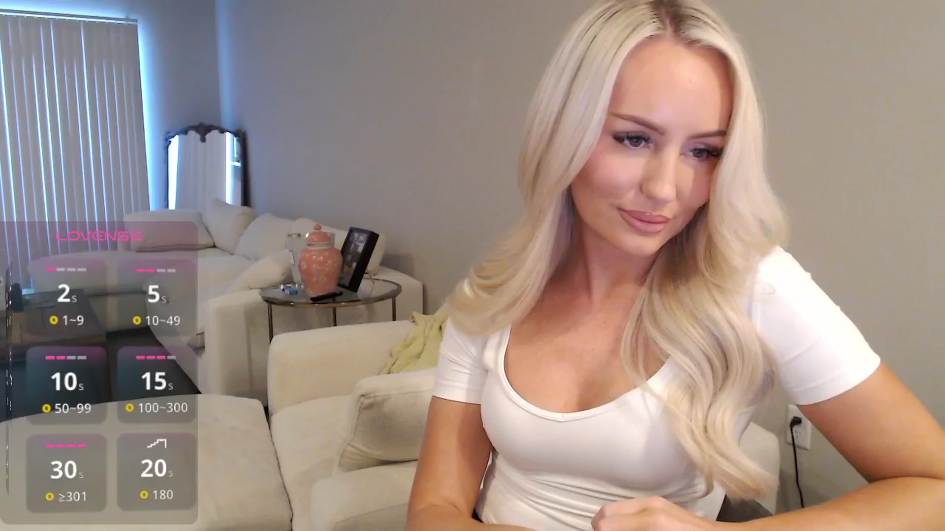 Gallery image thumbnail from Officialelsa's myfreecams stream on, 10/30/2025, 21:52 image 15 of 20