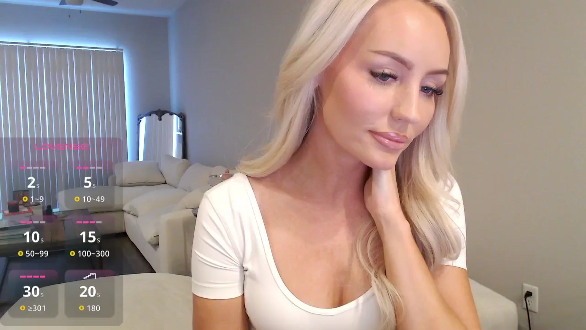 Gallery image thumbnail from Officialelsa's myfreecams stream on, 10/30/2025, 21:52 image 7 of 20