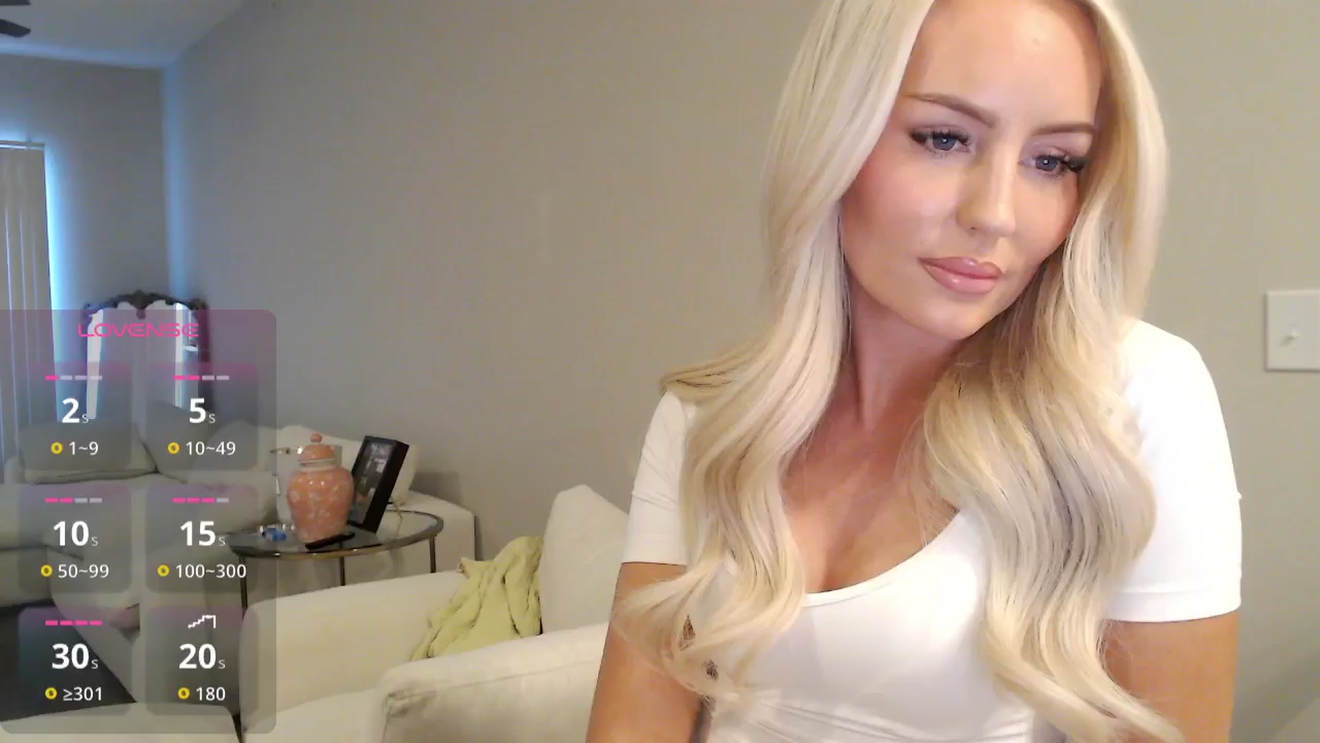 Gallery image thumbnail from Officialelsa's myfreecams stream on, 10/30/2025, 23:21 image 8 of 20
