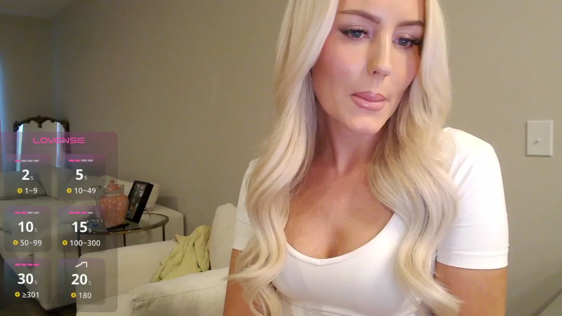 Gallery image thumbnail from Officialelsa's myfreecams stream on, 10/31/2025, 24:02 image 1 of 20