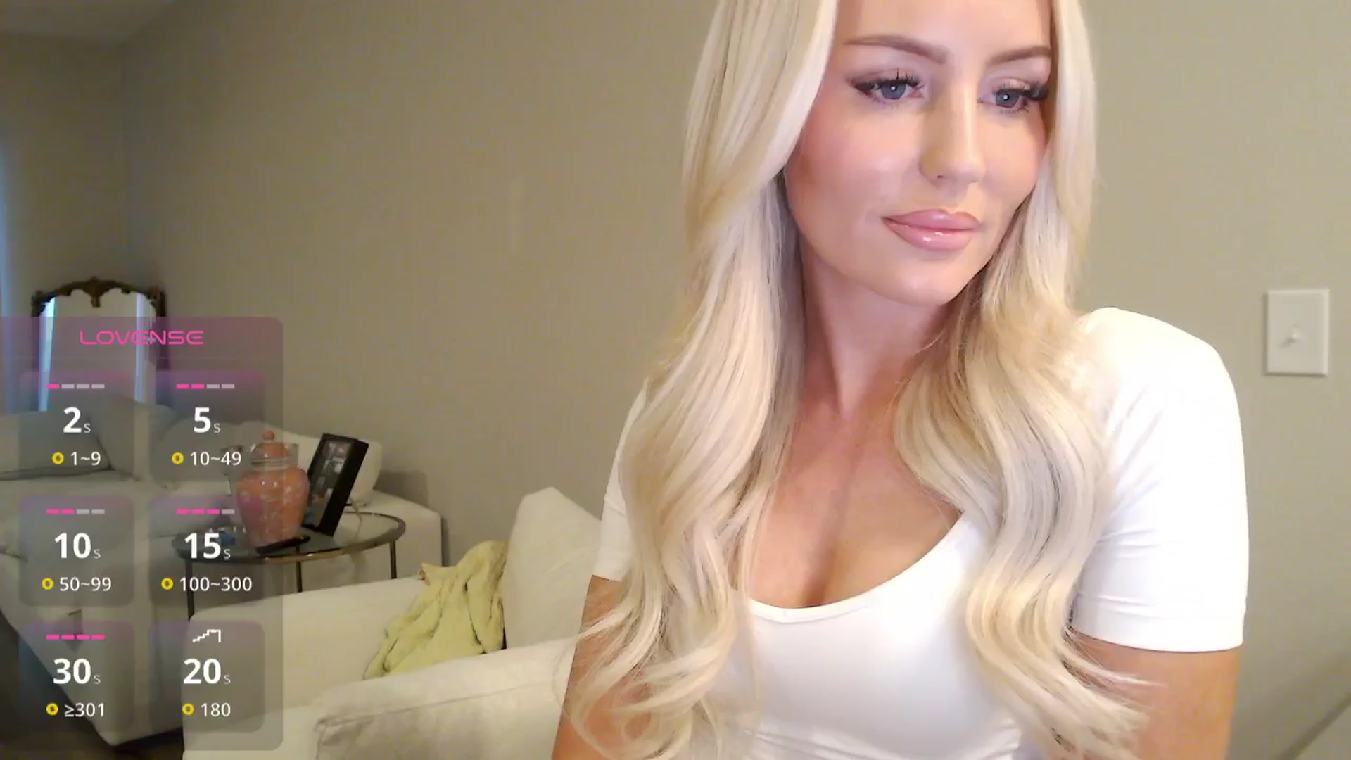 Gallery image thumbnail from Officialelsa's myfreecams stream on, 10/31/2025, 24:02 image 5 of 20