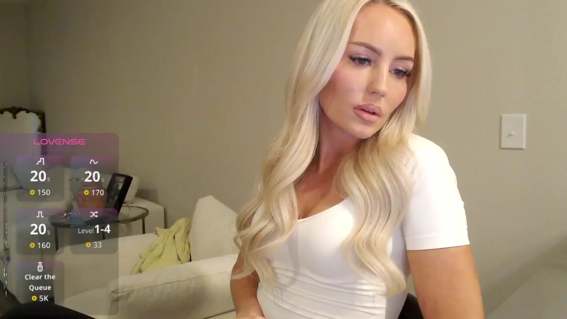Gallery image thumbnail from Officialelsa's myfreecams stream on, 10/31/2025, 24:02 image 11 of 20