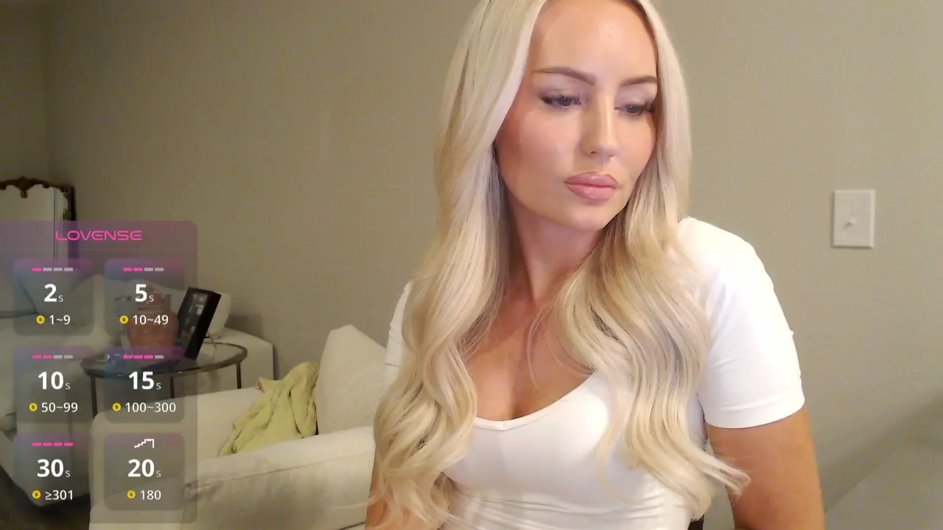 Gallery image thumbnail from Officialelsa's myfreecams stream on, 10/31/2025, 24:02 image 17 of 20