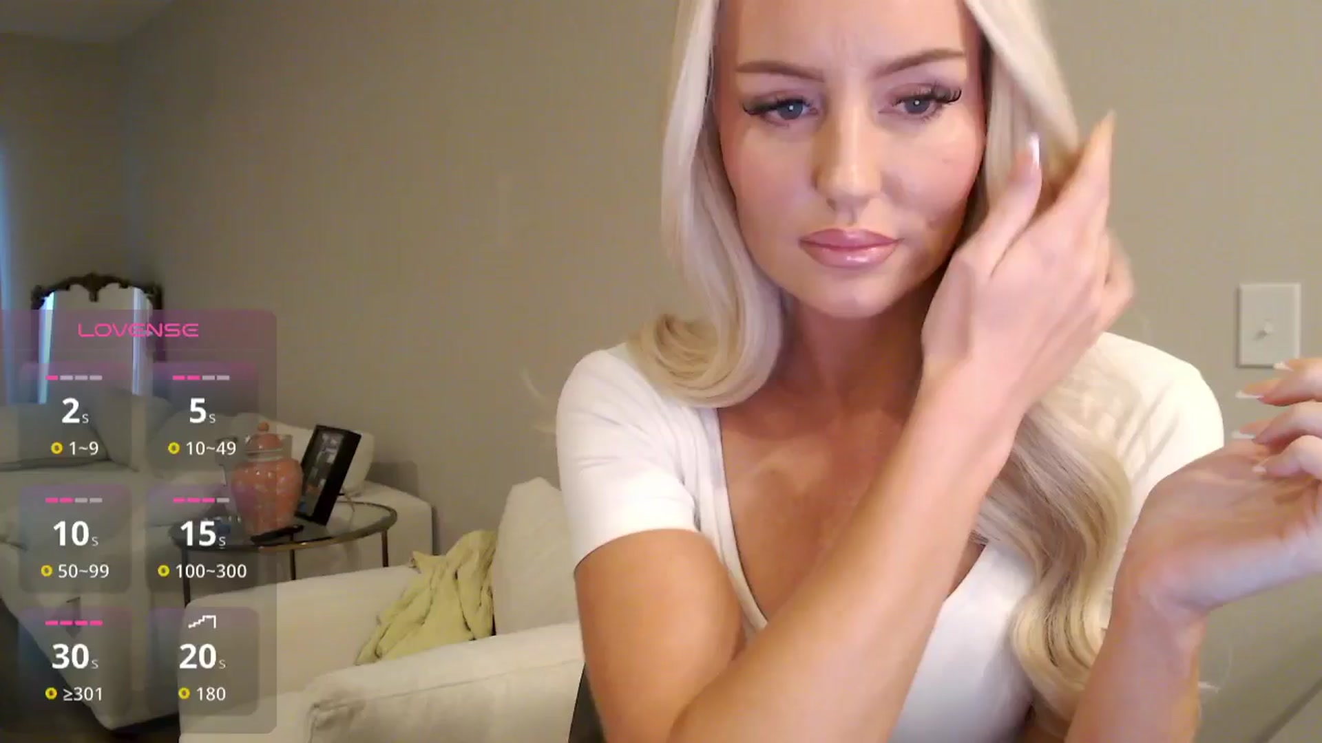 Gallery image thumbnail from Officialelsa's myfreecams stream on, 10/31/2025, 24:02 image 3 of 20