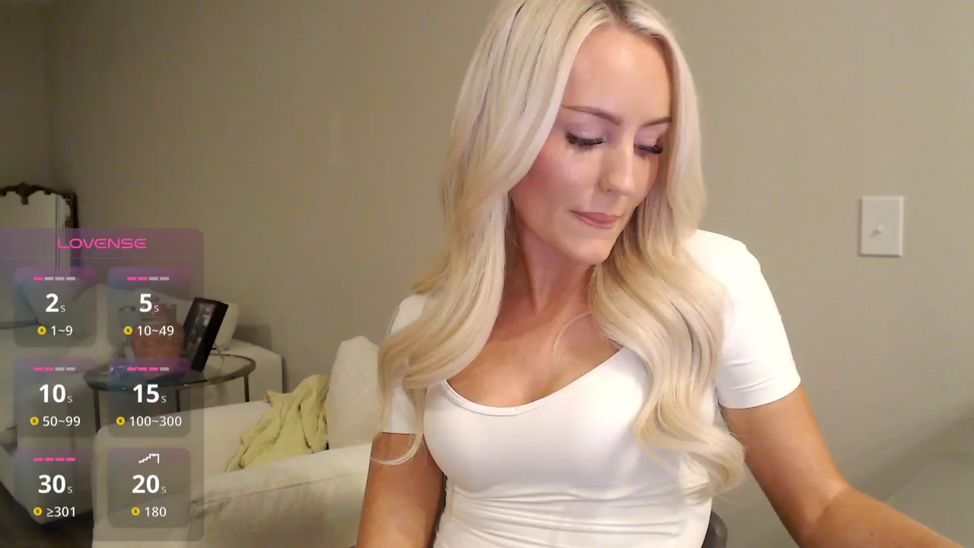Gallery image thumbnail from Officialelsa's myfreecams stream on, 10/31/2025, 24:02 image 18 of 20