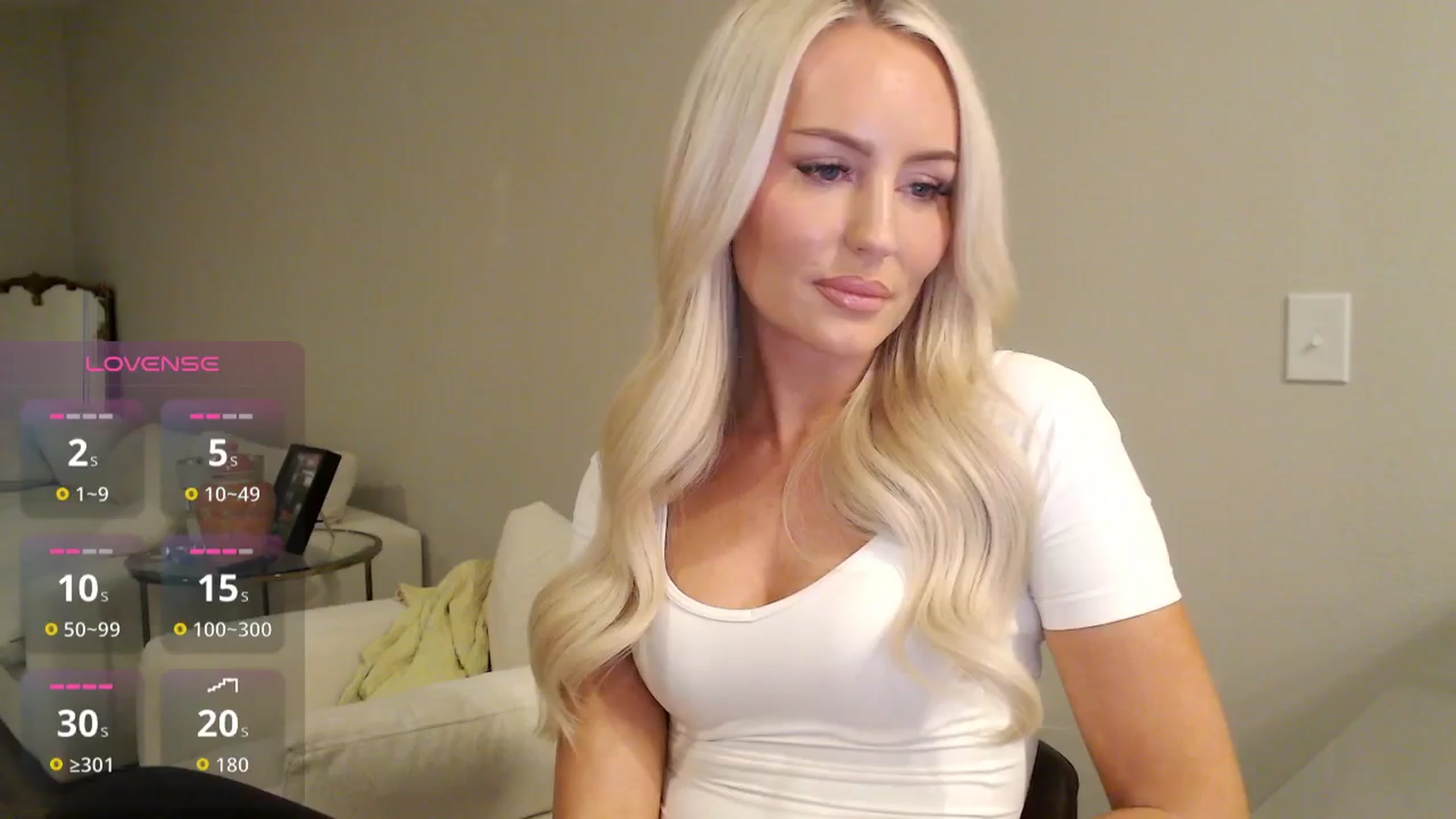 Gallery image thumbnail from Officialelsa's myfreecams stream on, 10/31/2025, 24:02 image 14 of 20