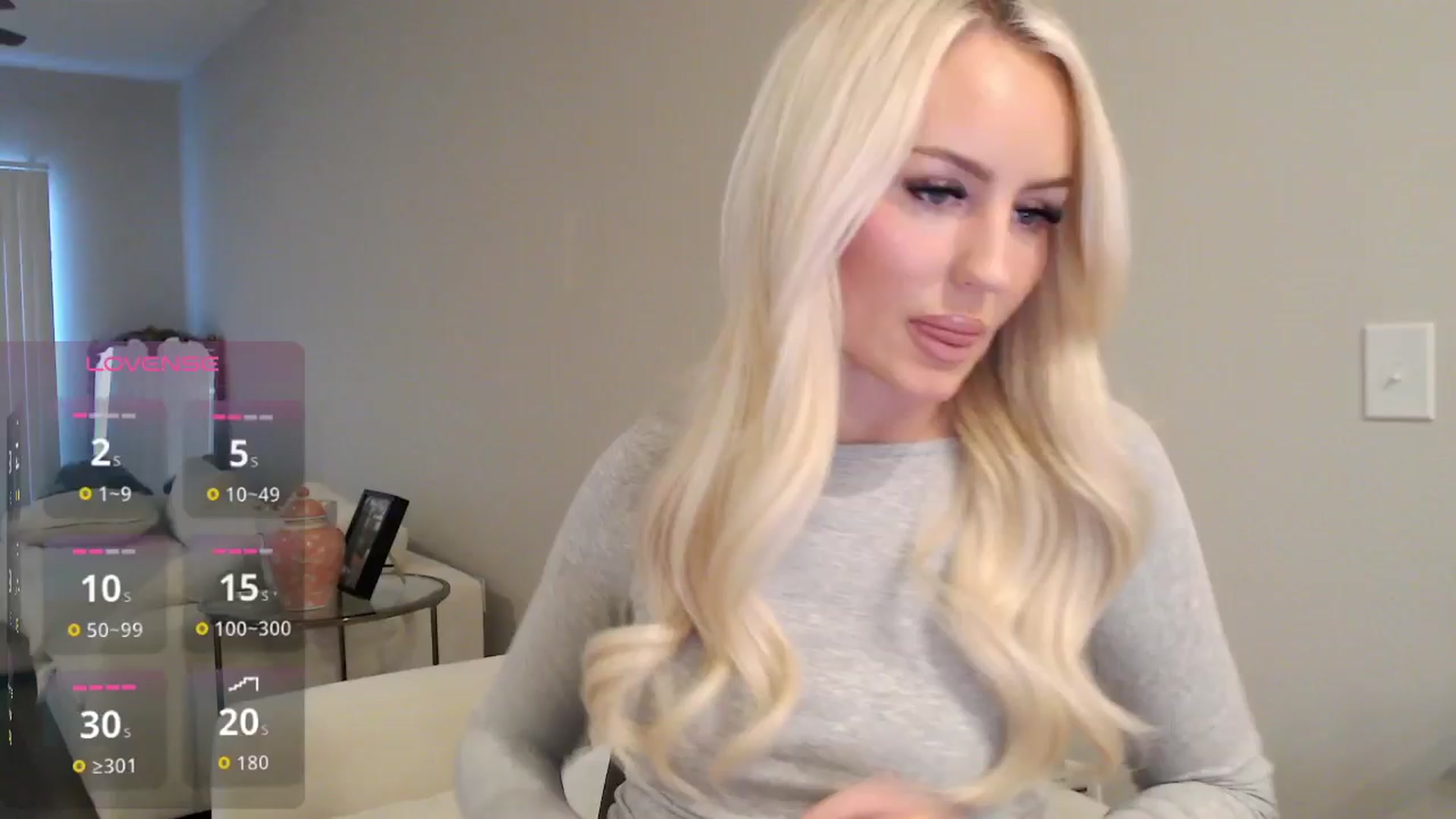 Gallery image thumbnail from Officialelsa's myfreecams stream on, 11/14/2025, 22:53 image 11 of 20