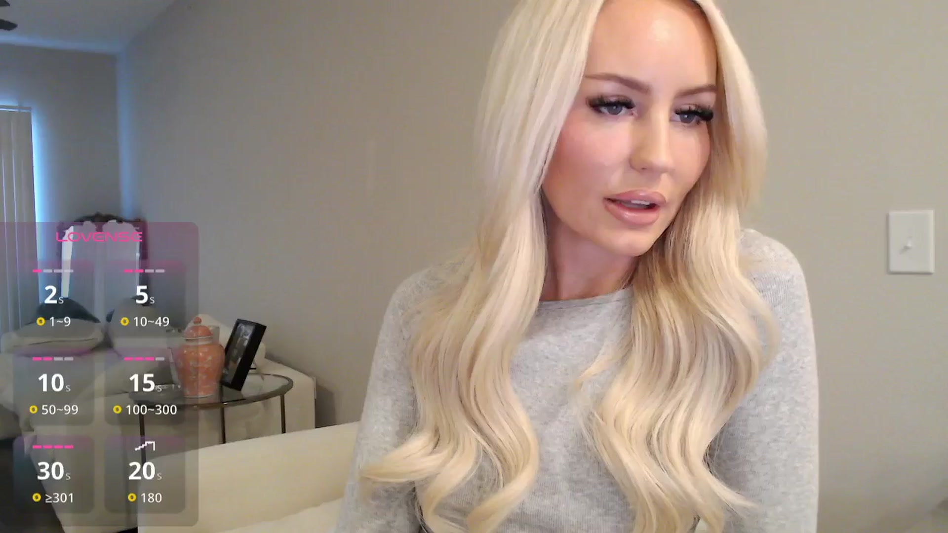 Gallery image thumbnail from Officialelsa's myfreecams stream on, 11/14/2025, 22:53 image 10 of 20