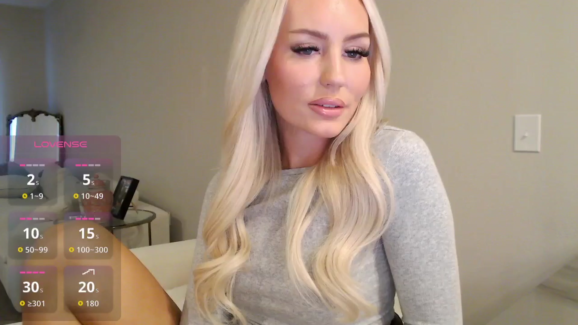 Gallery image thumbnail from Officialelsa's myfreecams stream on, 11/14/2025, 23:09 image 16 of 20