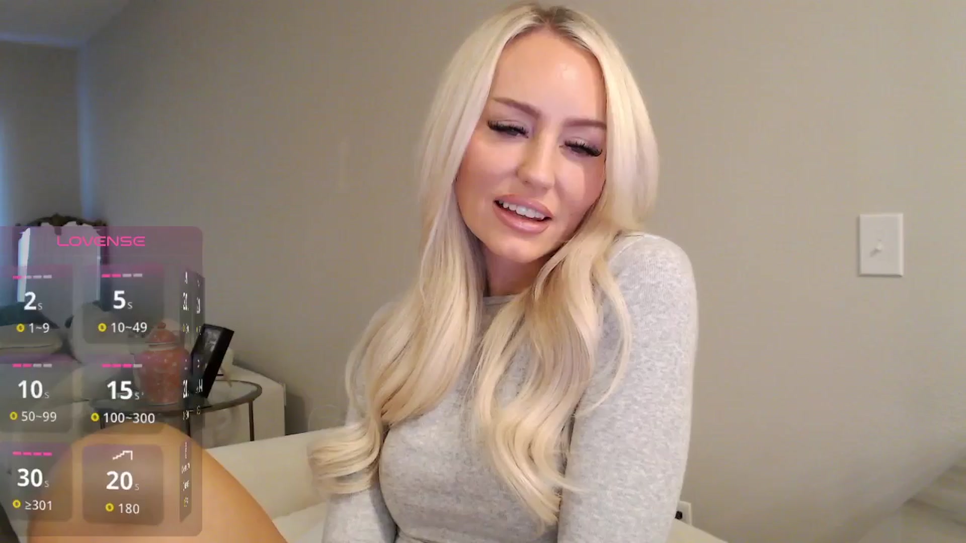 Gallery image thumbnail from Officialelsa's myfreecams stream on, 11/14/2025, 23:09 image 6 of 20