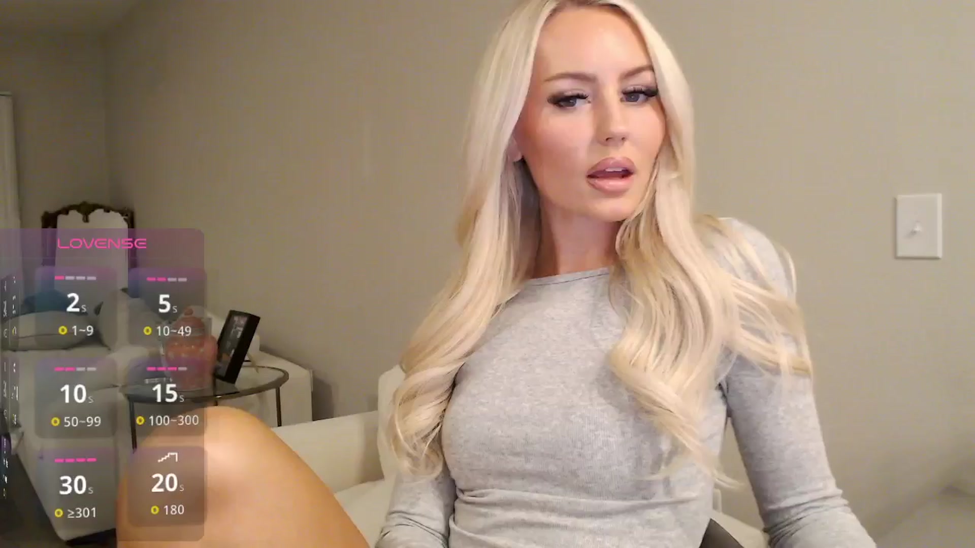 Gallery image thumbnail from Officialelsa's myfreecams stream on, 11/15/2025, 24:21 image 10 of 20