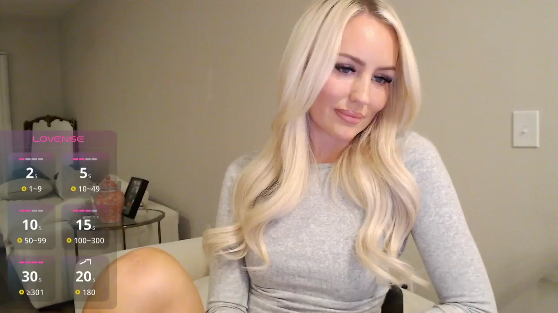 Gallery image thumbnail from Officialelsa's myfreecams stream on, 11/15/2025, 24:21 image 14 of 20