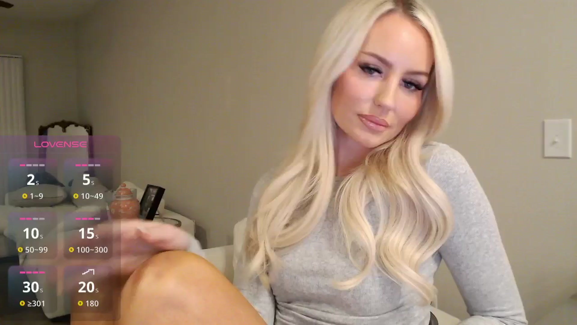 Gallery image thumbnail from Officialelsa's myfreecams stream on, 11/15/2025, 24:21 image 4 of 20