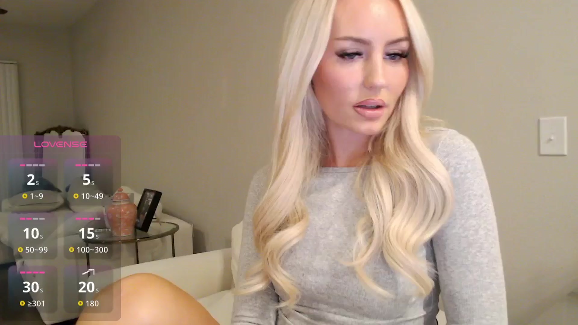 Gallery image thumbnail from Officialelsa's myfreecams stream on, 11/15/2025, 24:21 image 7 of 20