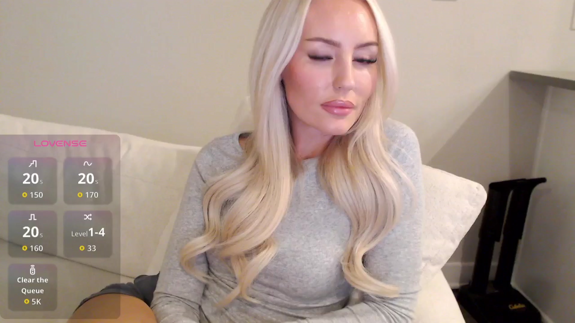 Gallery image thumbnail from Officialelsa's myfreecams stream on, 11/15/2025, 02:07 image 11 of 20