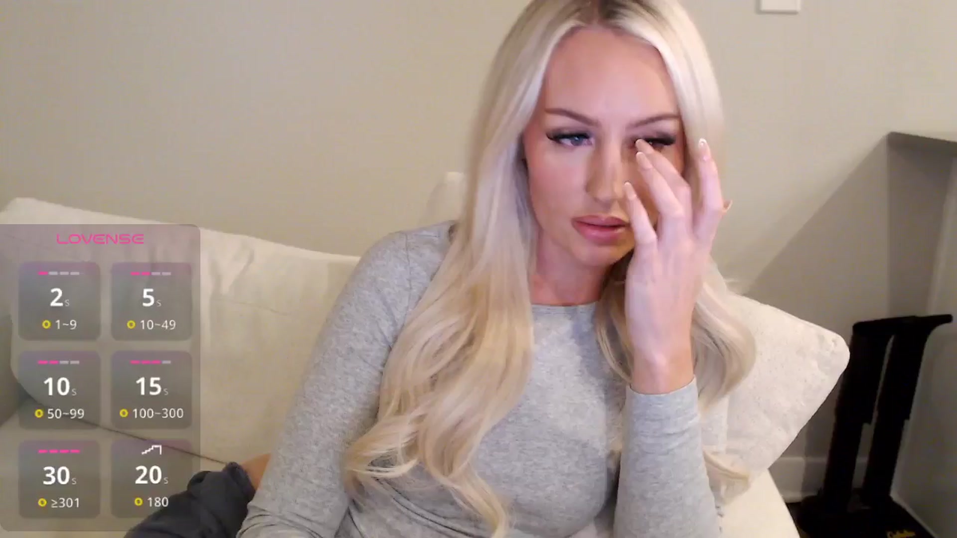 Gallery image thumbnail from Officialelsa's myfreecams stream on, 11/15/2025, 02:07 image 3 of 20