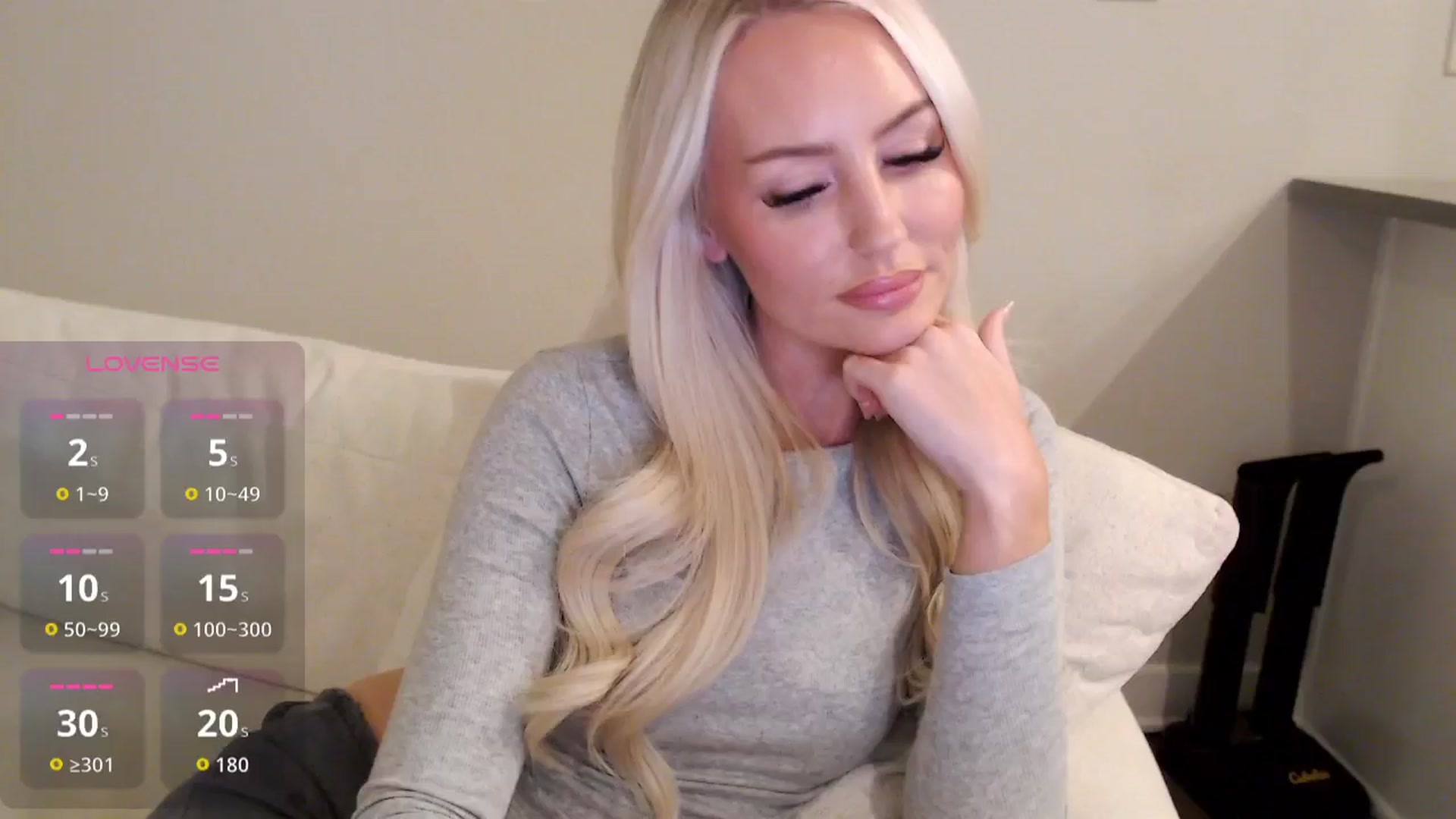 Gallery image thumbnail from Officialelsa's myfreecams stream on, 11/15/2025, 02:07 image 6 of 20