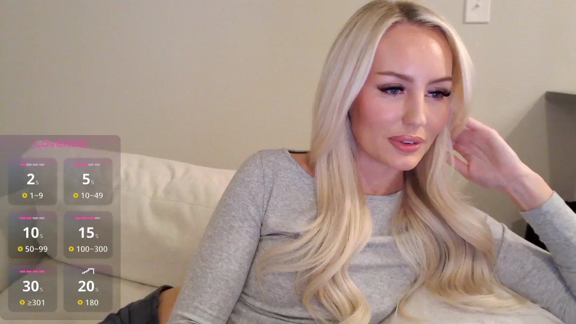 Gallery image thumbnail from Officialelsa's myfreecams stream on, 11/15/2025, 03:31 image 3 of 20