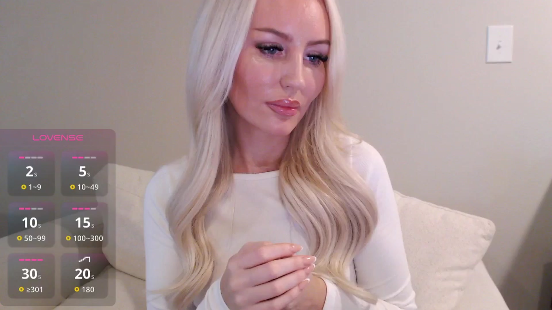 Gallery image thumbnail from Officialelsa's myfreecams stream on, 11/15/2025, 19:18 image 18 of 20