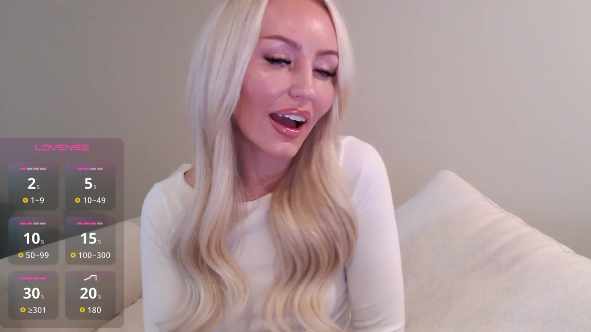 Gallery image thumbnail from Officialelsa's myfreecams stream on, 11/15/2025, 19:18 image 14 of 20