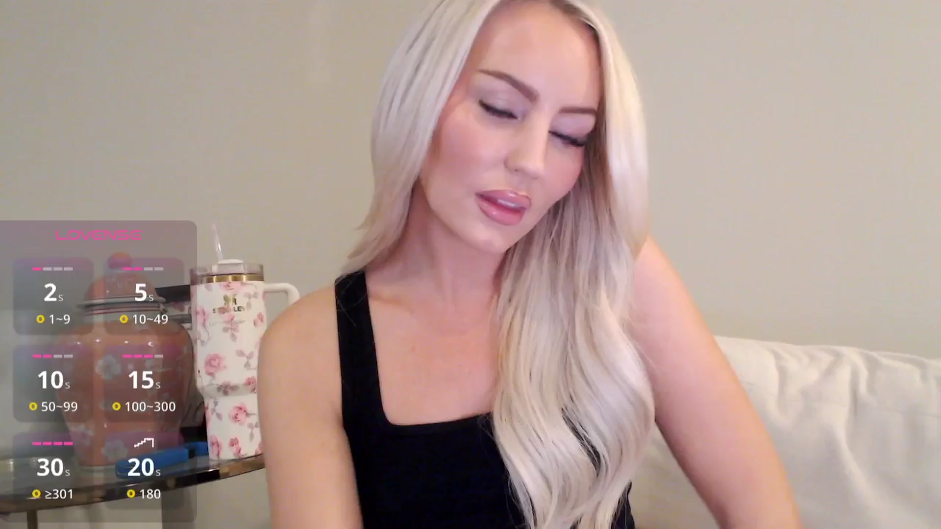 Gallery image thumbnail from Officialelsa's myfreecams stream on, 11/17/2025, 22:47 image 5 of 20