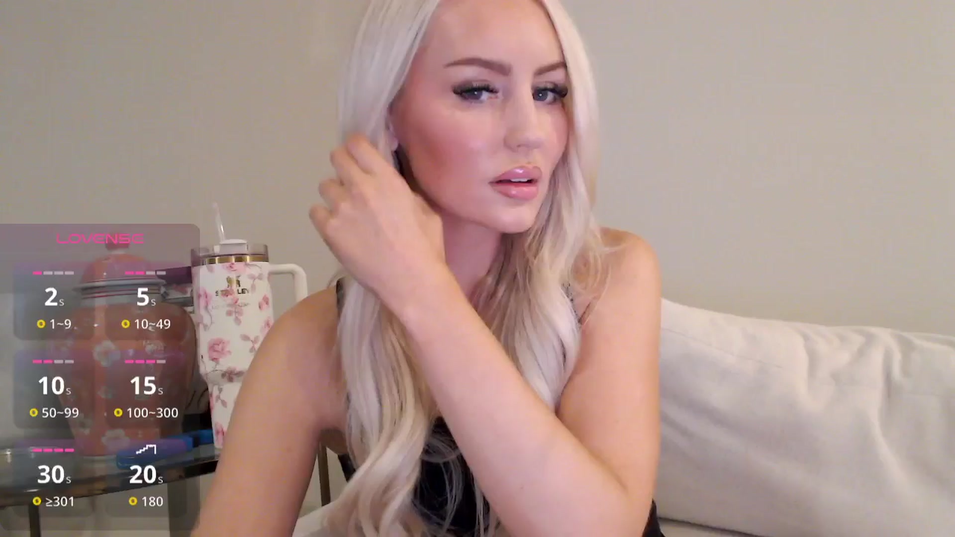 Gallery image thumbnail from Officialelsa's myfreecams stream on, 11/17/2025, 22:47 image 8 of 20