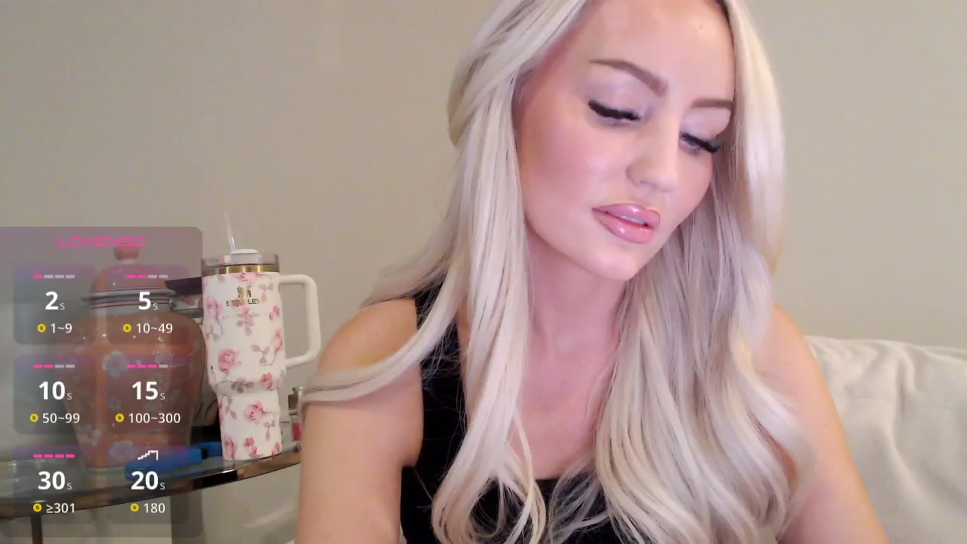 Gallery image thumbnail from Officialelsa's myfreecams stream on, 11/17/2025, 22:47 image 13 of 20