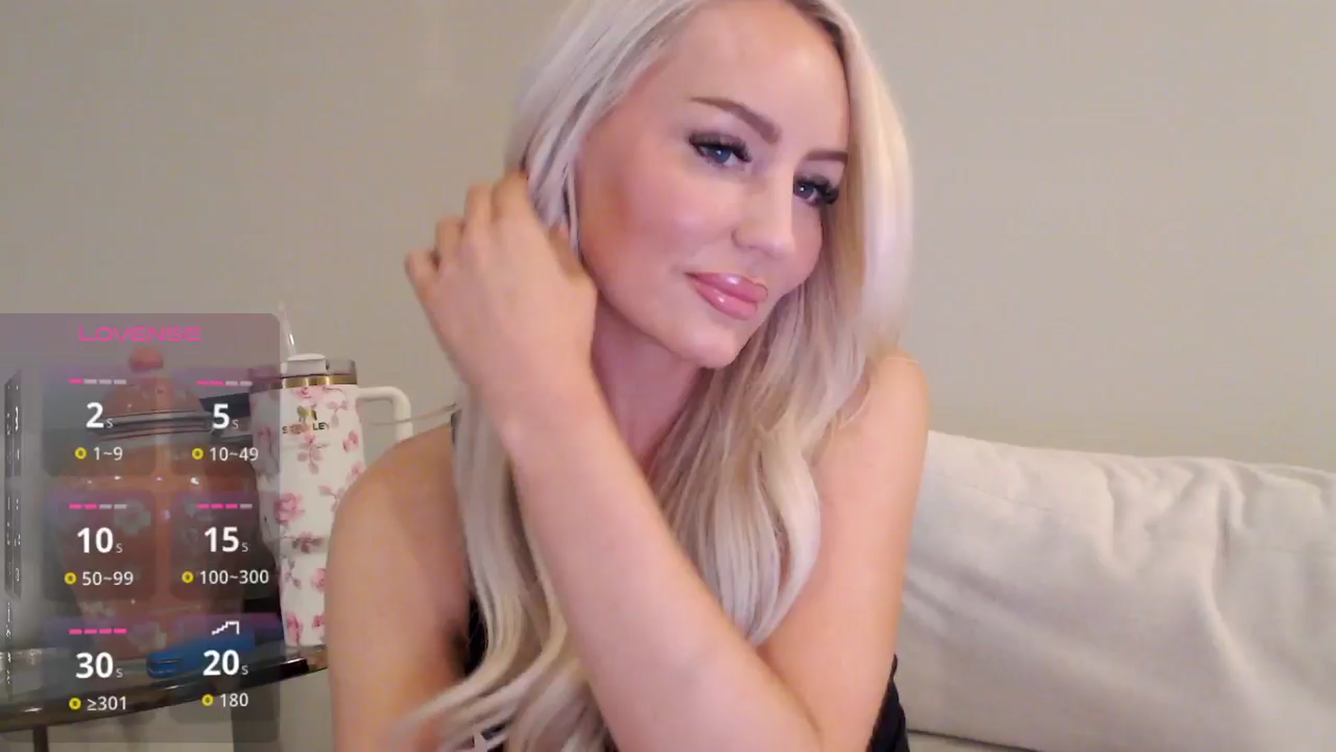 Gallery image thumbnail from Officialelsa's myfreecams stream on, 11/17/2025, 22:47 image 7 of 20