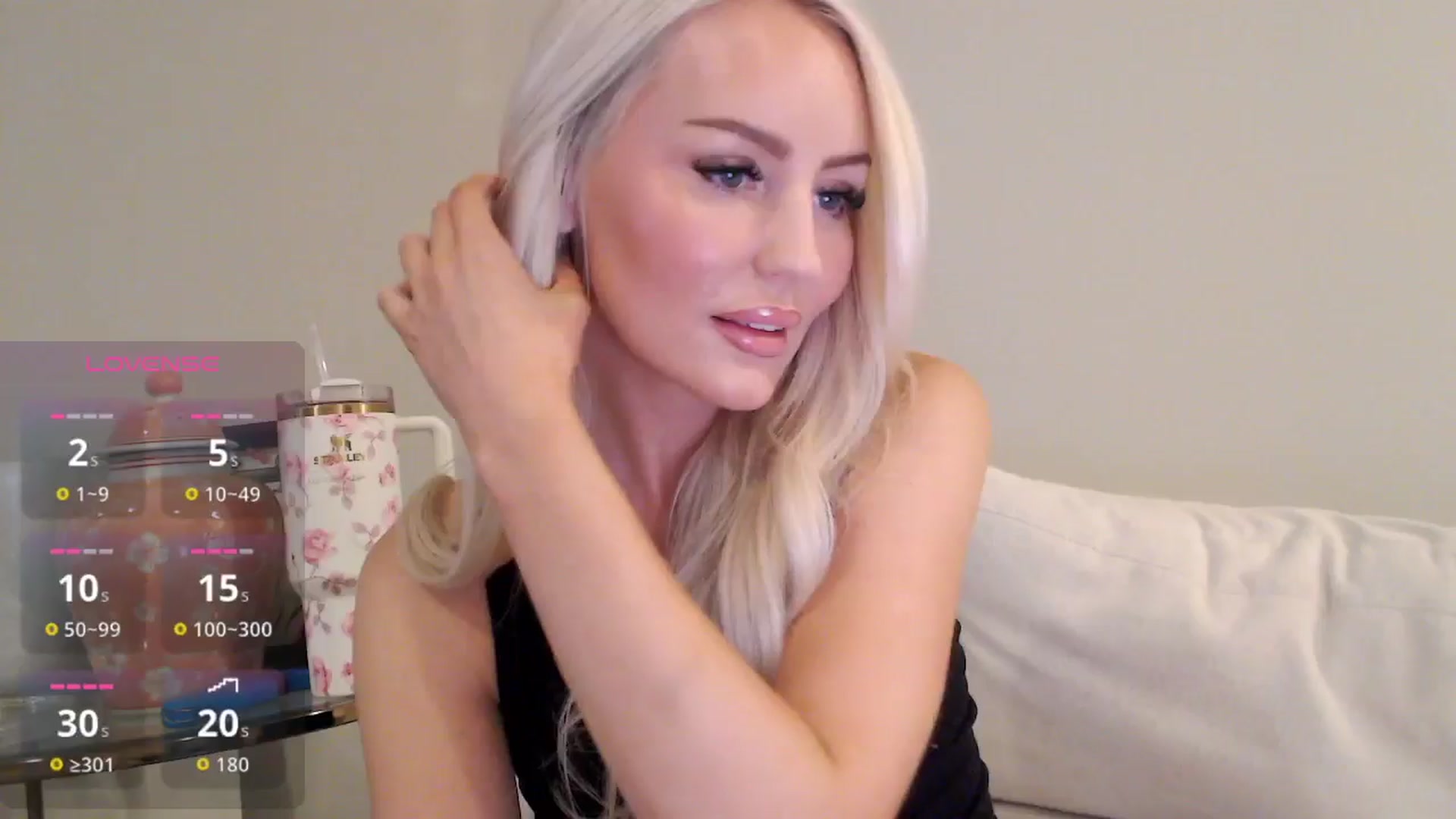 Gallery image thumbnail from Officialelsa's myfreecams stream on, 11/17/2025, 22:47 image 10 of 20