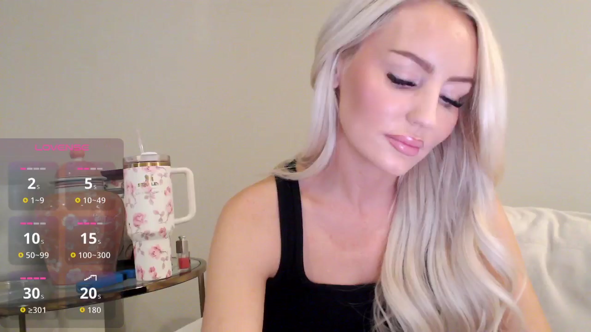 Gallery image thumbnail from Officialelsa's myfreecams stream on, 11/17/2025, 22:47 image 16 of 20