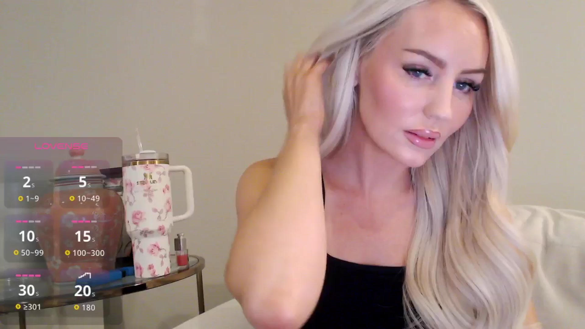 Gallery image thumbnail from Officialelsa's myfreecams stream on, 11/17/2025, 22:47 image 14 of 20